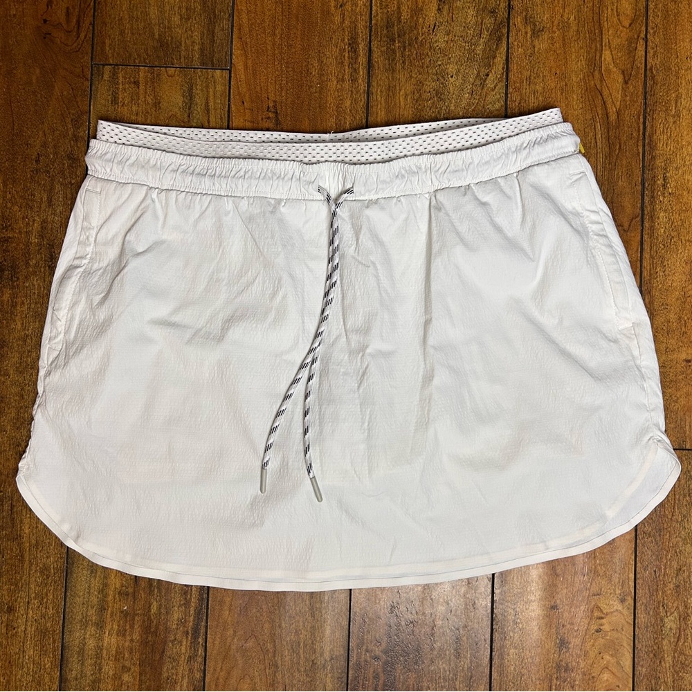 ATHLETA White Athletic Skort Built-In Shorts Size 16